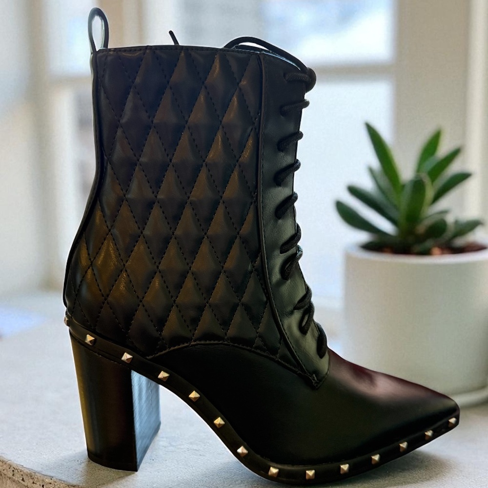 CHARLES BY CHARLES DAVID Women's Quilted Faux Leather Boot Black 5.5 NWT